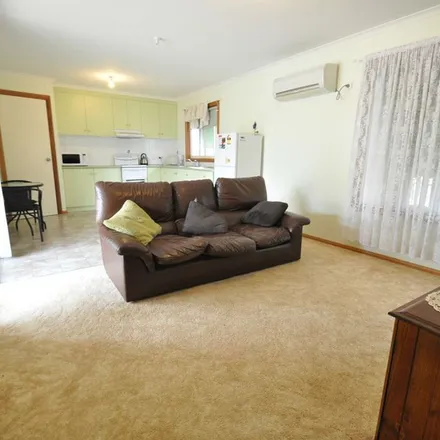 Image 3 - Seignior Street, Junee NSW 2663, Australia - Apartment for rent