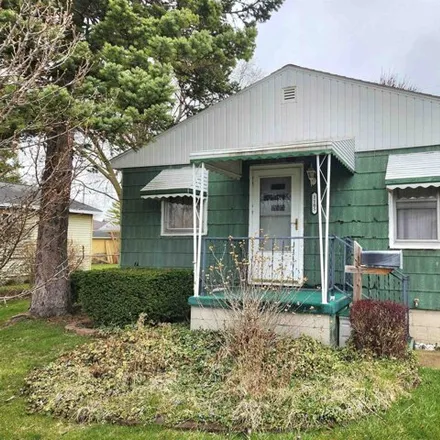 Rent this 2 bed house on 1143 South Jefferson Street in Bay City, MI 48708
