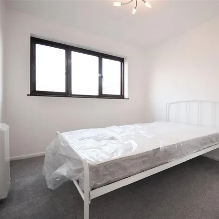 Image 4 - 44-51 Cotton Avenue, London, W3 6YL, United Kingdom - Apartment for rent