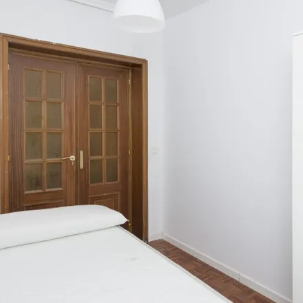 Rent this 7 bed room on Madrid in Placer Ibérico, Calle de Francos Rodríguez
