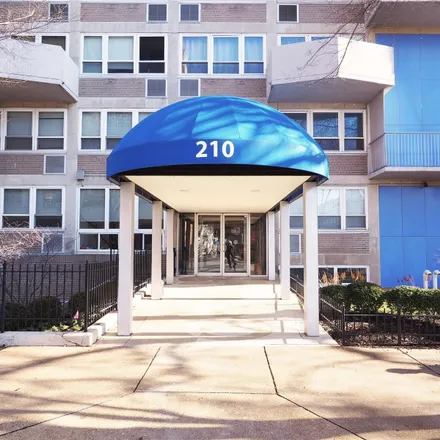 Buy this 2 bed condo on 3887 Market Street in Saint Louis, MO 63110
