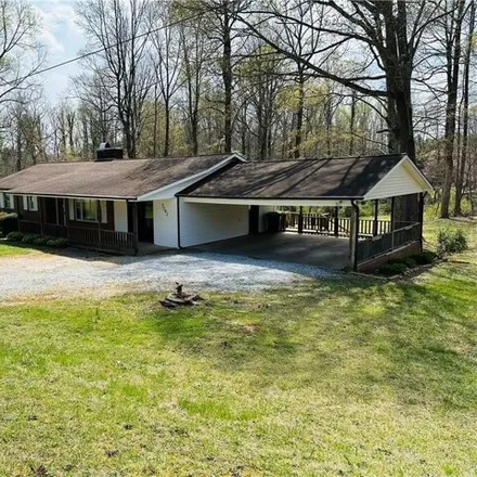 Image 4 - 125 Maplewood Lane, Moravian Falls, Wilkes County, NC 28654, USA - House for sale