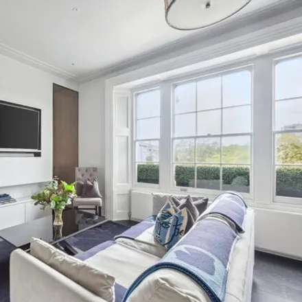 Image 4 - Grosvenor Gardens, London, SW1W 0AE, United Kingdom - Apartment for sale