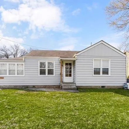 Buy this 3 bed house on Parallel Parkway in Kansas City, KS 66112