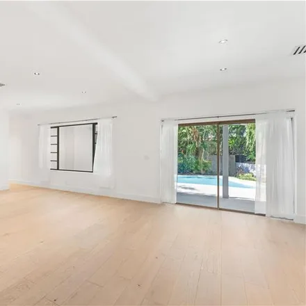 Image 2 - 200 Lincoln Road, Miami Beach, FL 33139, USA - House for rent