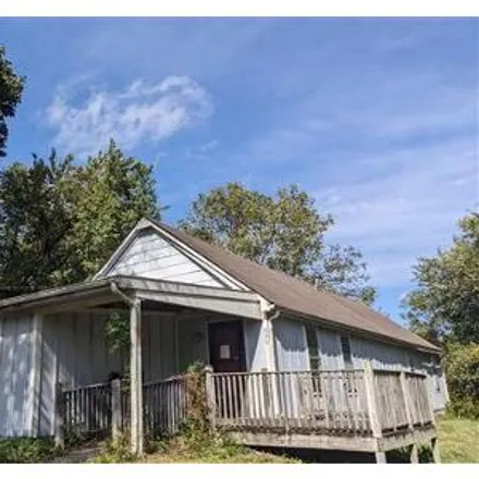 Buy this 2 bed house on 820 Shawnee Street in Leavenworth, KS 66048
