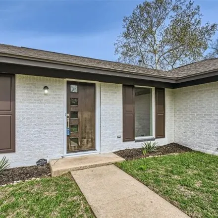 Image 3 - 4808 Broadhill Drive, Austin, TX 78721, USA - House for sale