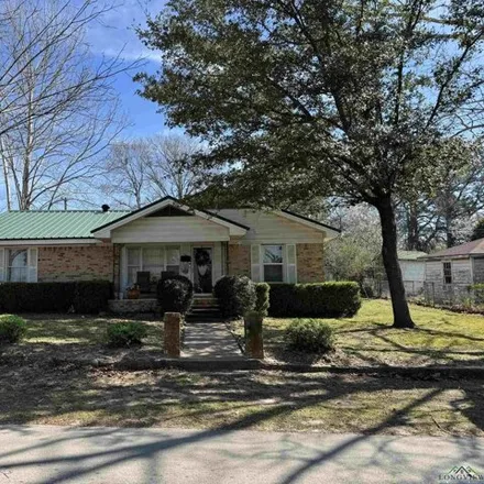 Buy this 3 bed house on Elm Street in Henderson, TX 75653