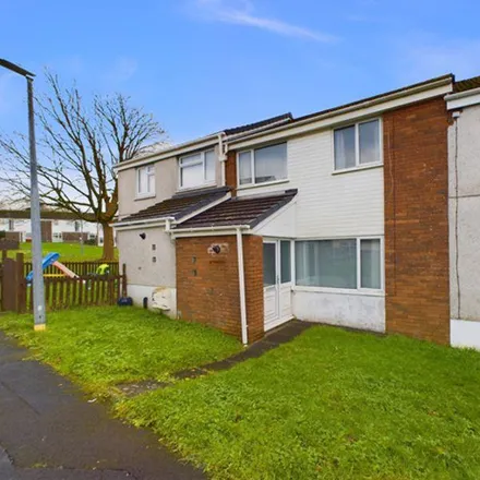 Rent this 3 bed townhouse on Sycamore Way in Carmarthen, SA31 3QF
