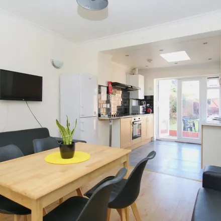Rent this 4 bed apartment on Saint Andrews Road in London, W3 7NF