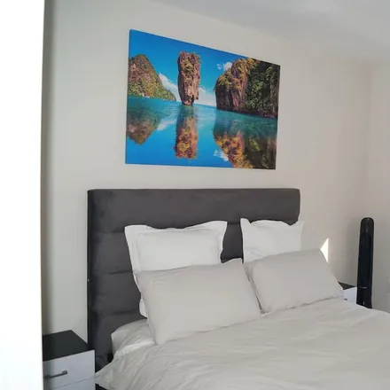 Rent this 1 bed house on Surrey in BC V3R 1T7, Canada