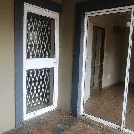 Image 5 - 2nd Avenue, Johannesburg Ward 70, Roodepoort, 2709, South Africa - Apartment for rent