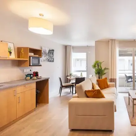 Rent this 1 bed apartment on 32 Rue Gaston Lauriau in 93100 Montreuil, France