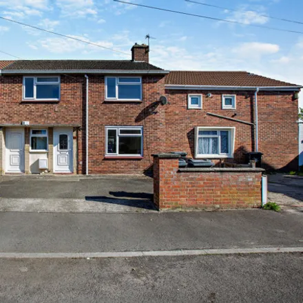Buy this 3 bed townhouse on 15 Wessex Close in Sydenham, Bridgwater