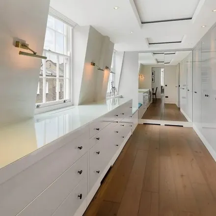 Rent this 5 bed apartment on 23 Montpelier Street in London, SW7 1HD
