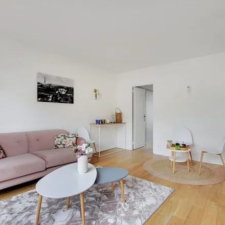 Rent this 2 bed apartment on 47 Boulevard de Clichy in 75018 Paris, France