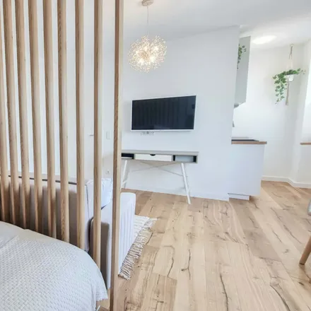 Rent this studio apartment on Reichsstraße 1 in 40217 Dusseldorf, Germany