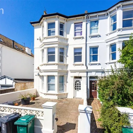 Rent this 3 bed townhouse on Westbourne Gardens in Hove, BN3 5PP