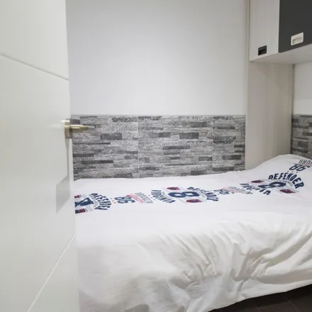 Rent this 1 bed apartment on Madrid in Calle de las Peñuelas, 34