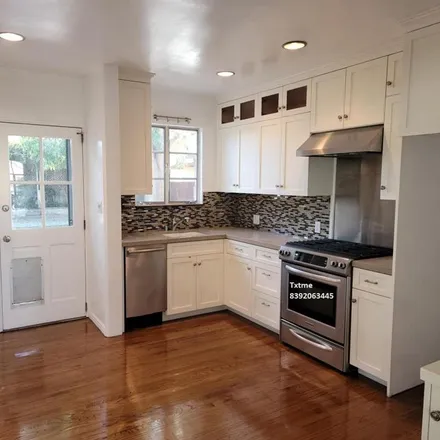 Image 2 - 12726 Admiral Avenue, Los Angeles, CA 90202, USA - Room for rent