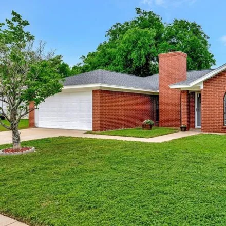 Buy this 3 bed house on 946 Park Place Boulevard in Midlothian, TX 76065