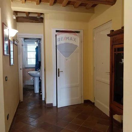 Image 2 - Via Romana, 55100 Lucca LU, Italy - Apartment for rent