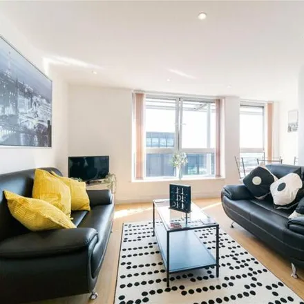 Buy this 1 bed apartment on The Bridge in 348-382 Argyle Street, Glasgow