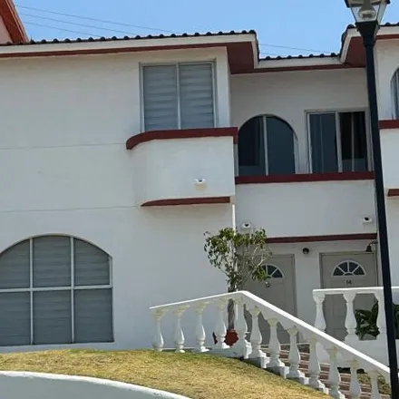 Rent this 2 bed house on Calle Revolución in 52949 Ciudad López Mateos, MEX