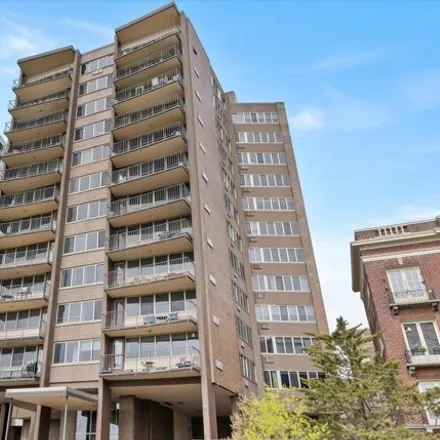 Buy this 1 bed condo on North Prospect Avenue in Milwaukee, WI 53202