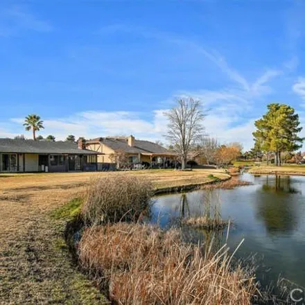Image 1 - 12967 Golf Course Drive, San Bernardino County, CA 92395, USA - House for sale
