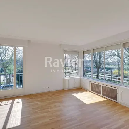 Rent this 4 bed apartment on 30 x Route d'Auteuil aux Lacs in 75016 Paris, France