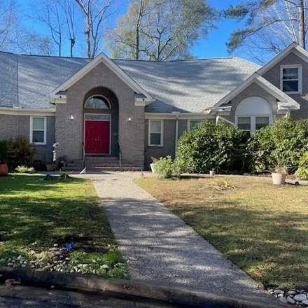 Rent this 6 bed house on 512 Country Club Court in Chesapeake, VA 23322