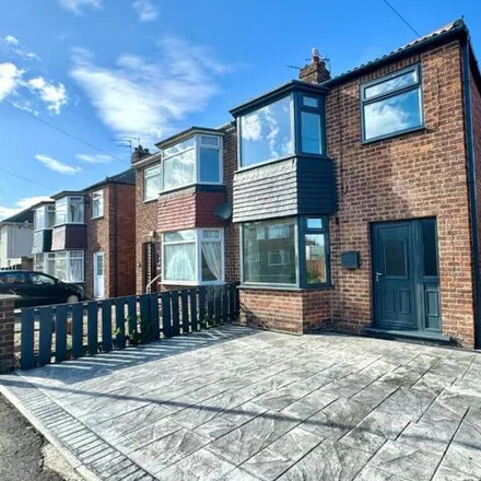 Buy this 3 bed duplex on Boulby Road in Redcar, TS10 5EY