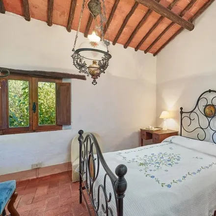 Rent this 6 bed house on 53011 Castellina in Chianti SI