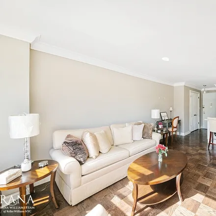 Image 4 - 301 East 75th Street, New York, NY 10021, USA - Apartment for sale