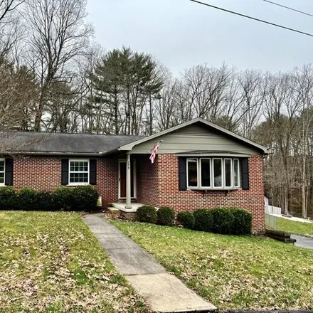 Buy this 3 bed house on 222 Circle Street in Beckley, WV 25801