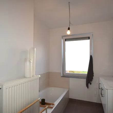 Rent this 2 bed apartment on Noordstraat 164-166 in 8800 Roeselare, Belgium