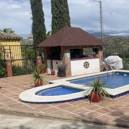 Buy this 3 bed house on 29100 Coín