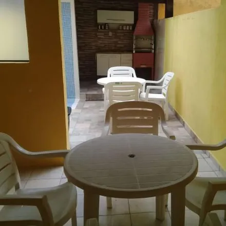 Rent this 2 bed house on Rua Das Galhetas in Guarujá, Guarujá - SP