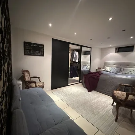 Rent this 3 bed apartment on Hovås Sandkulleväg 6 in 436 50 Gothenburg, Sweden