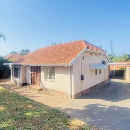 Rent this 3 bed apartment on Sedgemoor Place in Woodlands, Durban