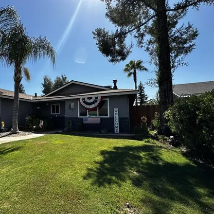 Image 5 - 611 Oxford St, Porterville, California, 93257 - House for sale