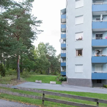 Rent this 1 bed apartment on Skogsvägen in 645 34 Strängnäs, Sweden