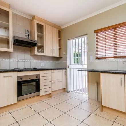 Image 6 - Dove Drive, Douglasdale, Randburg, 2155, South Africa - Apartment for rent