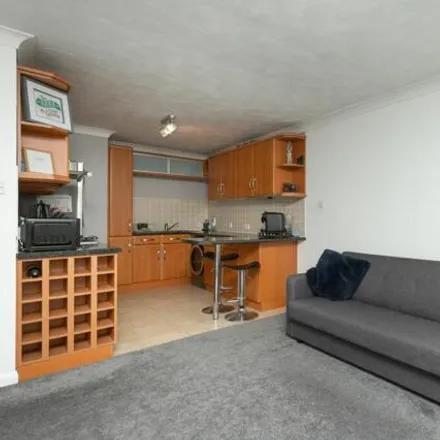 Image 5 - 1 - 12 Greyfriars Court, Percy Avenue, Broadstairs, CT10 3JX, United Kingdom - Apartment for sale