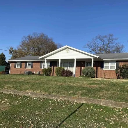 Buy this 3 bed house on 916 Poplar Street in Petersburg, Pike County