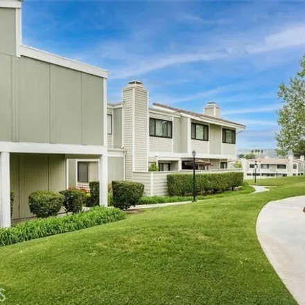 Buy this 2 bed condo on Crossglade Avenue in Santa Clarita, CA 01387