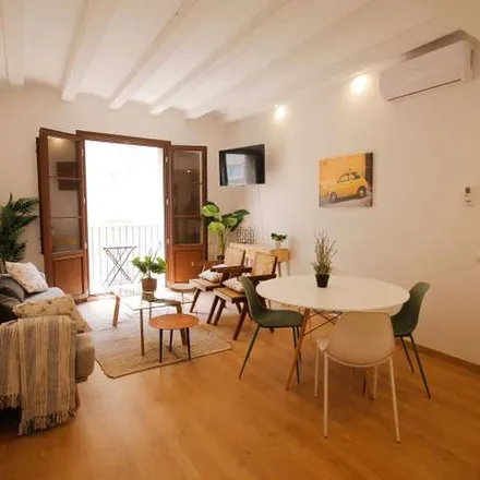 Rent this 6 bed apartment on Carrer de l'Arc del Teatre in 57, 08001 Barcelona
