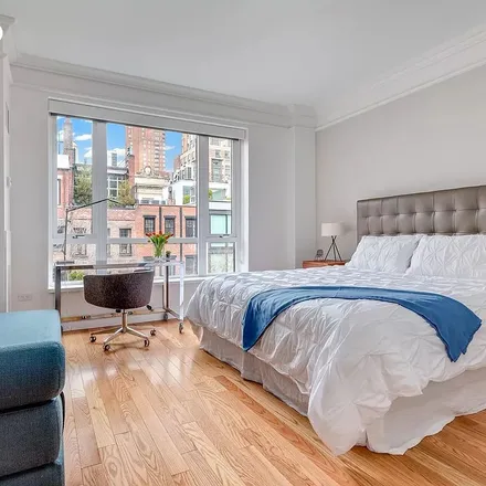 Rent this 2 bed townhouse on 157 East 74th Street in New York, NY 10021