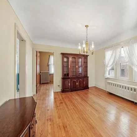 Image 7 - 7230 West Ibsen Street, Chicago, IL 60631, USA - House for sale